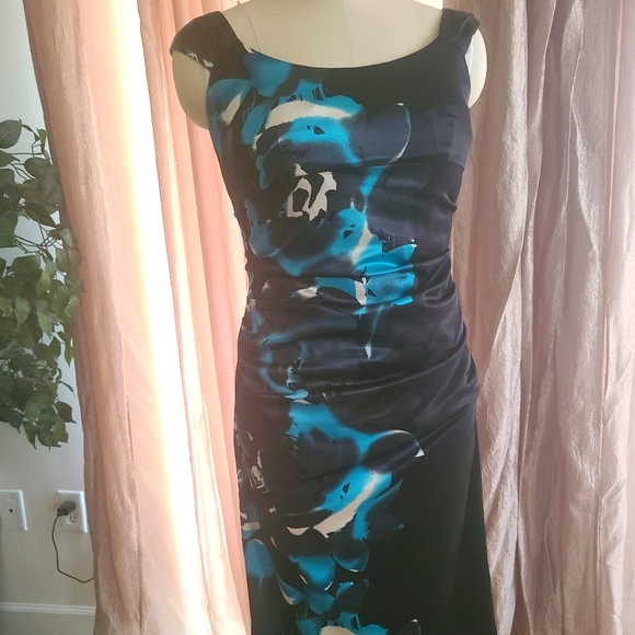 London Times Dresses & Skirts - London Times Ruched Floral Dress